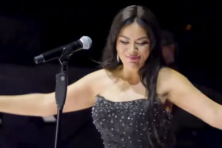  Andırın Belediyesi 100. Yıl Kültür, Sanat ve Yöresel Ürünler Festivalimizin ilk günü, Zara Performansı